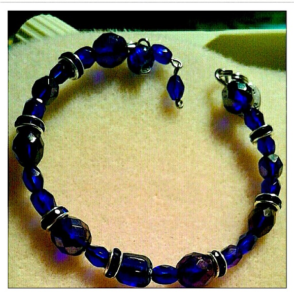 “Royalty” September sapphire crystal birthstone memory wire bracelet PRICE FIRM - Picture 5 of 6